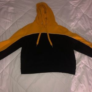 Cropped hoodie